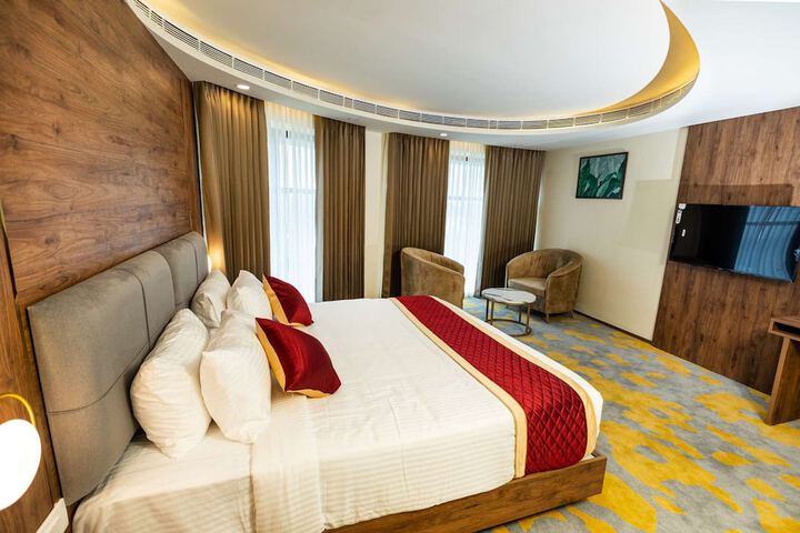 Room 9 of 20