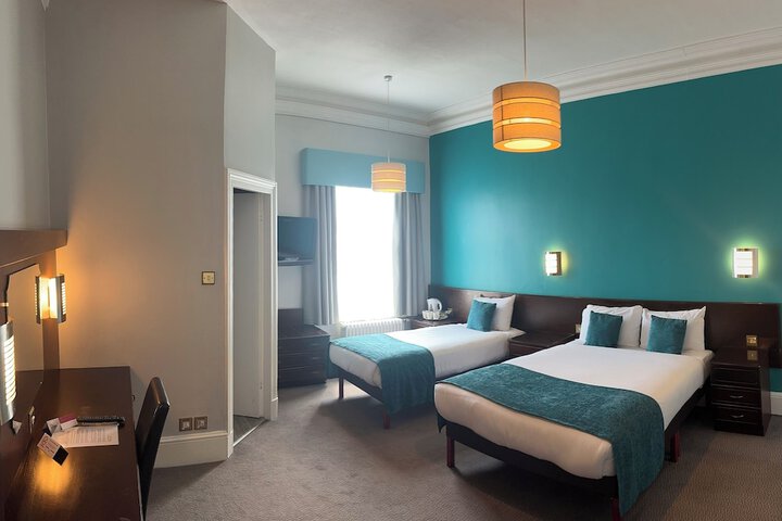 Room 32 of 54