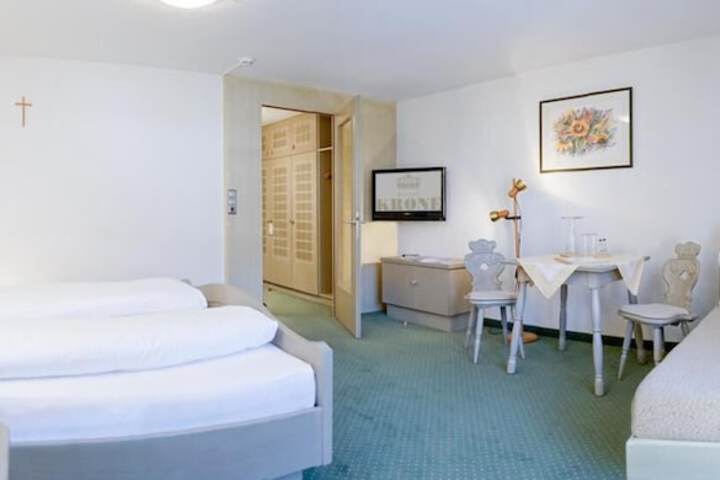 Room 6 of 61
