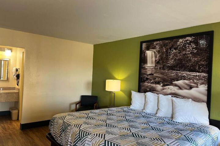 2 Double Beds (3 of 6)