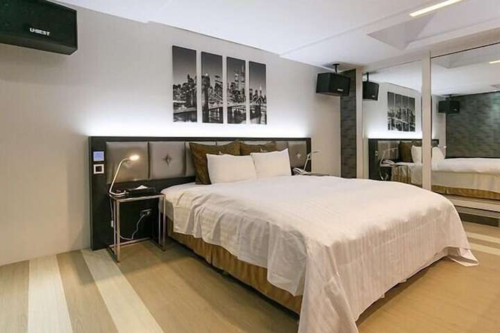 Room 109 of 216