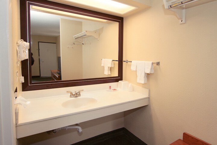 2 Double Beds (4 of 10)
