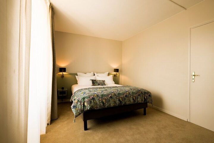 Room 7 of 60