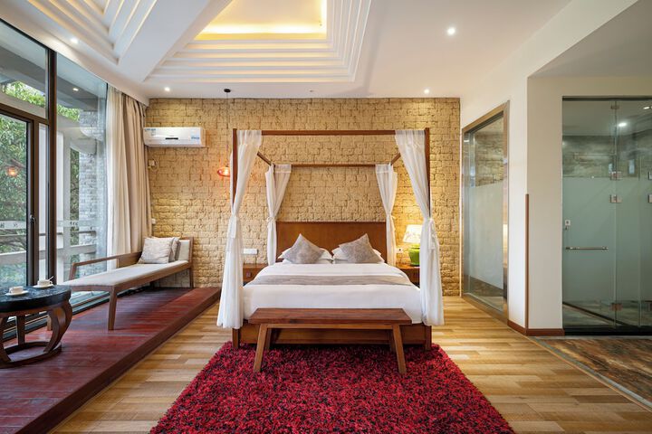 Room 73 of 161