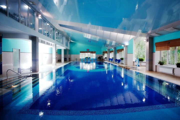Hotel with Pool