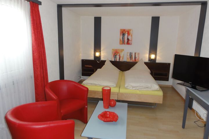 Room 4 of 48