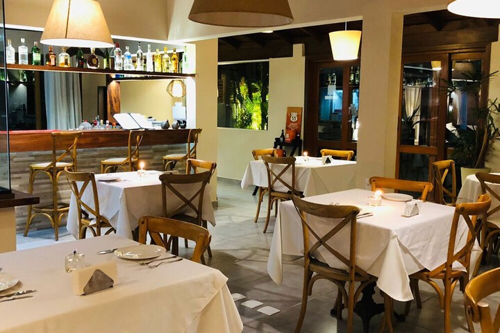 Dining 59 of 70