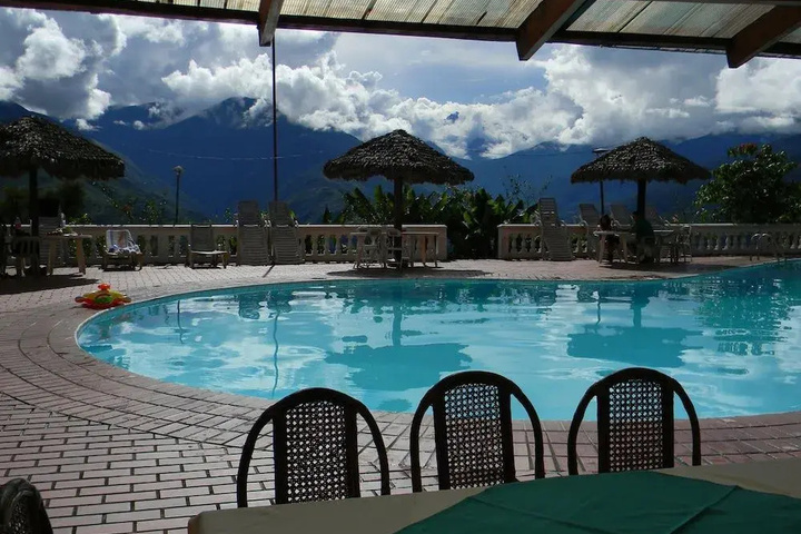 Pool 8 of 15