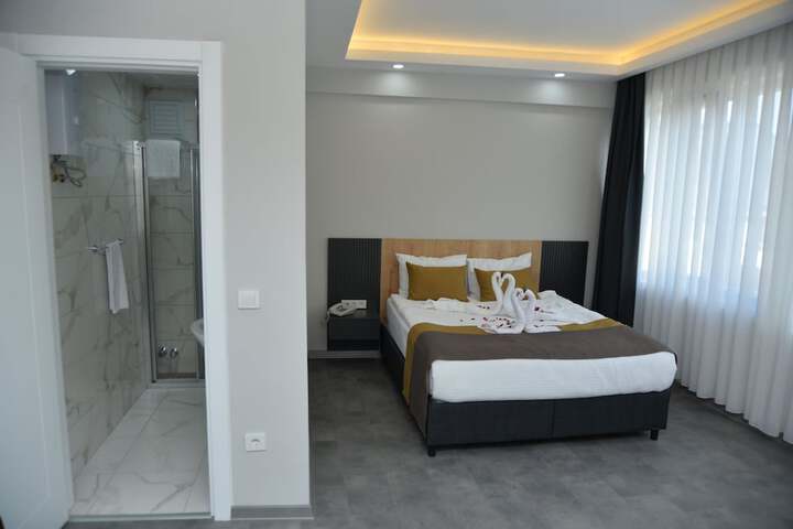 Room 12 of 13