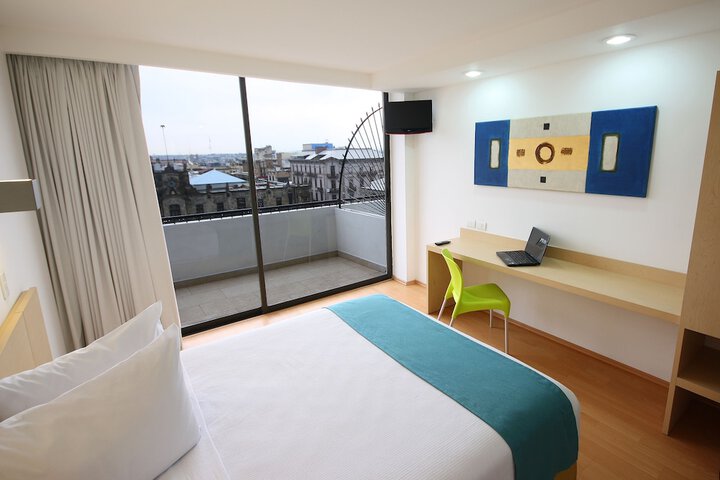 Room 7 of 60