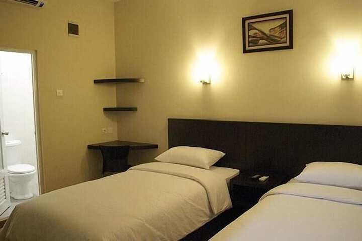 Room 2 of 4