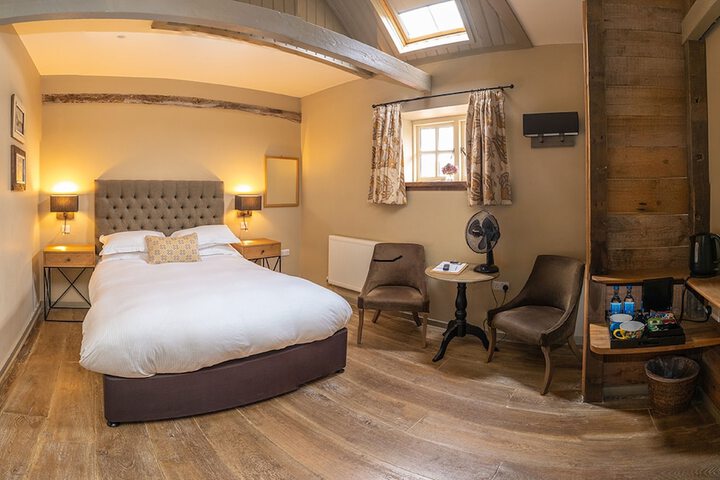 Room 6 of 47