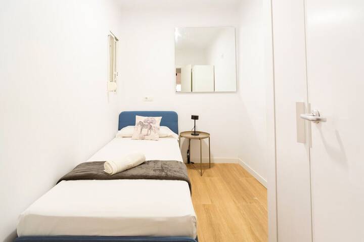 Room 3 of 41