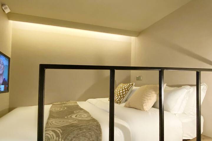 Room 29 of 74