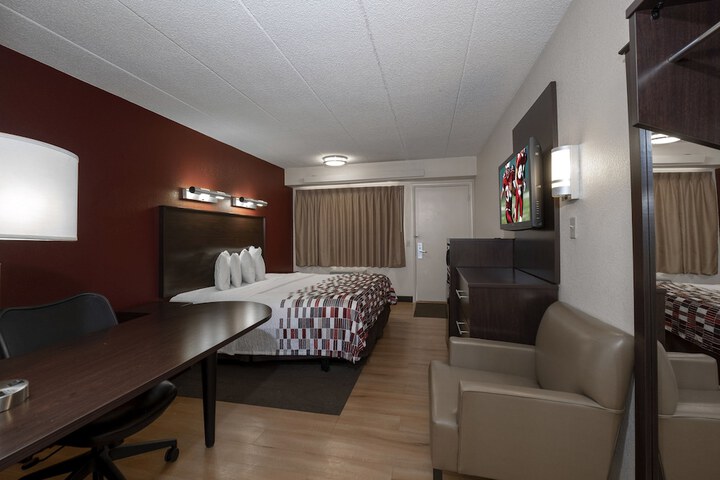 ADA Accessible Standard King (15 of 17)