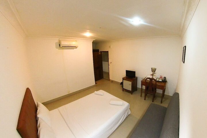 Room 10 of 21