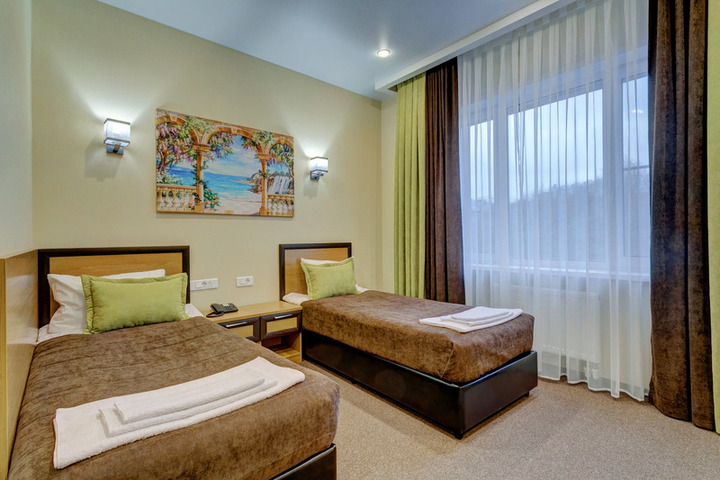 Room 7 of 8