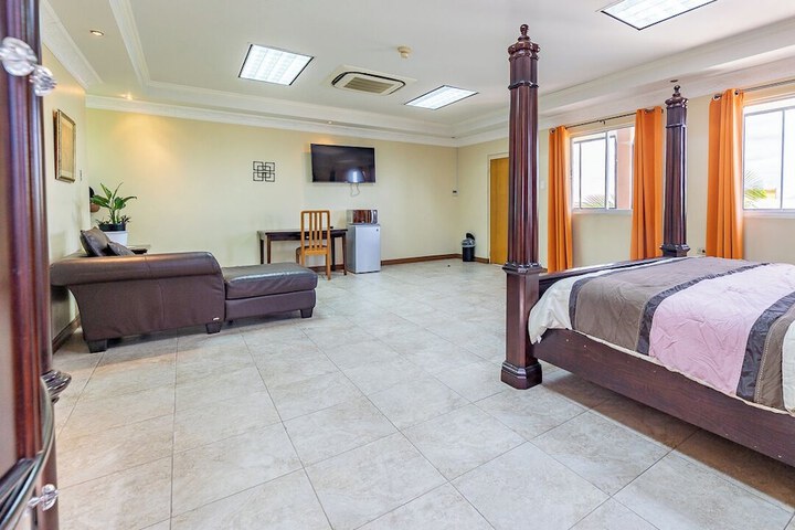 Room 5 of 20
