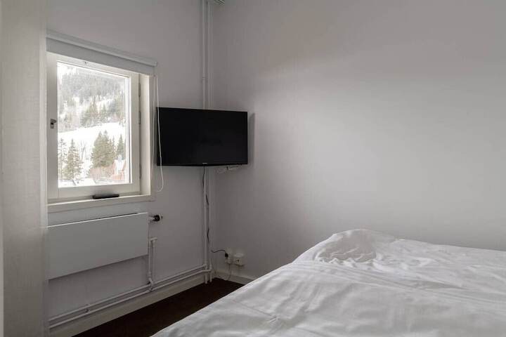 Room 280 of 865