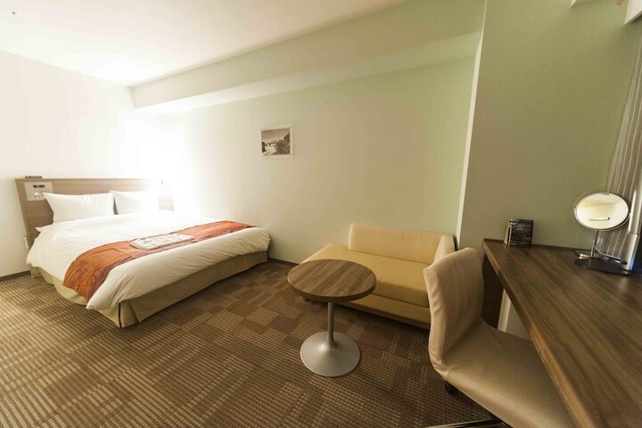 Room 10 of 85