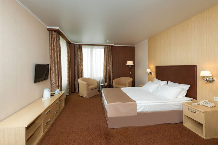Room 12 of 65