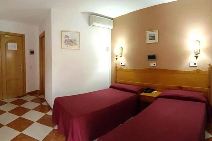 Room 5 of 19