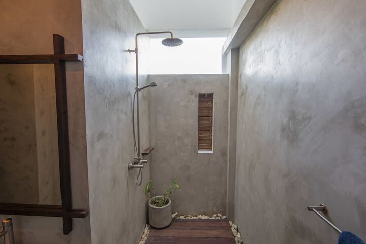 Room 8 of 43