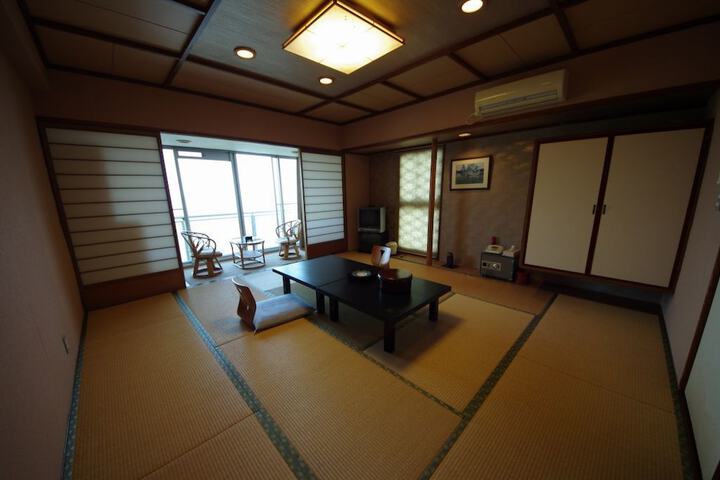 Room 16 of 75