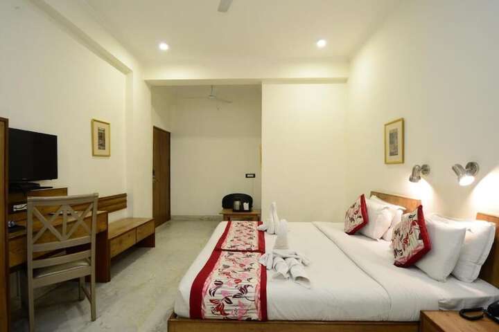 Room 14 of 63
