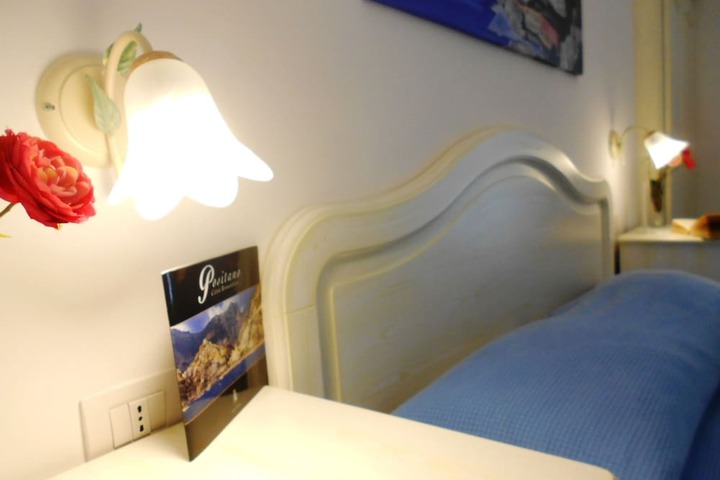 Room 8 of 139