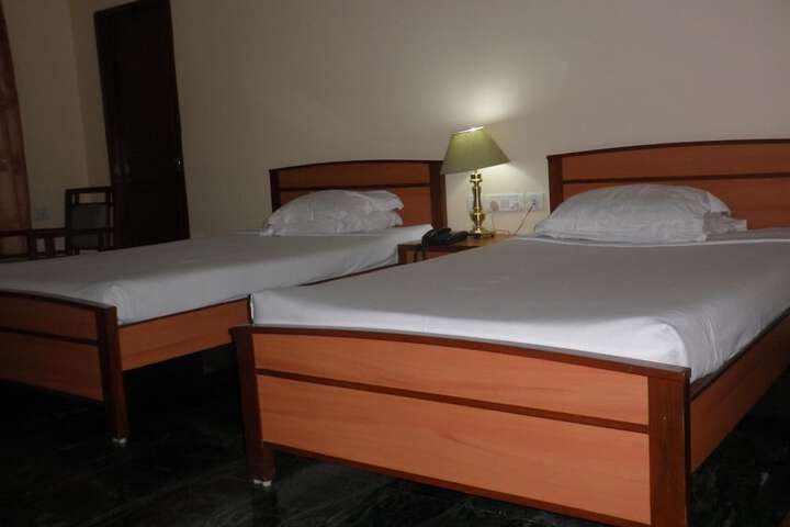 Room 9 of 39