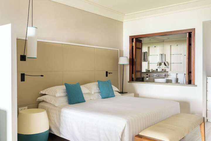 Room 65 of 147