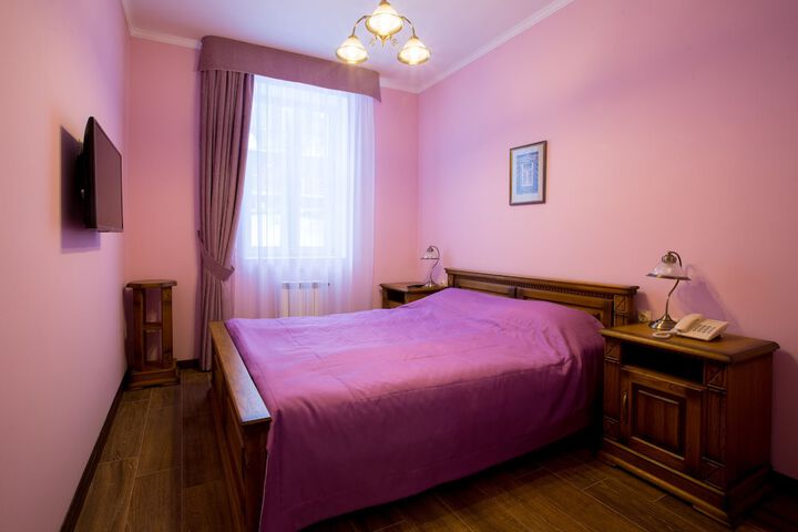 Room 8 of 38