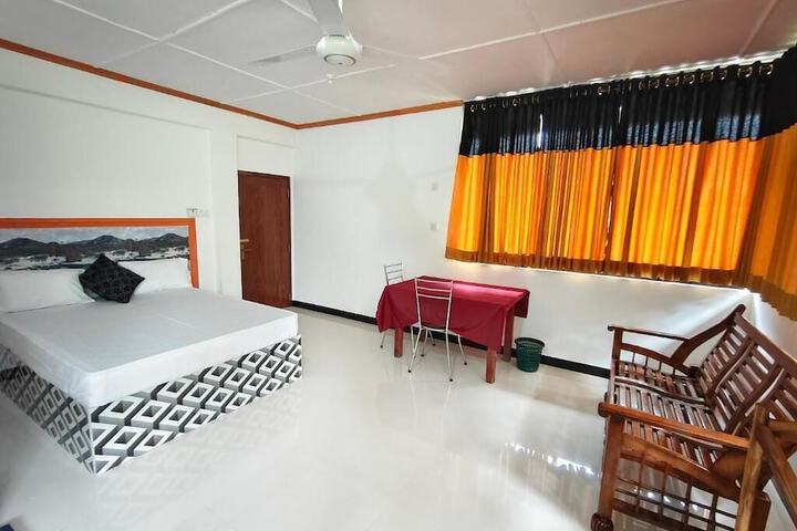 Room 14 of 37
