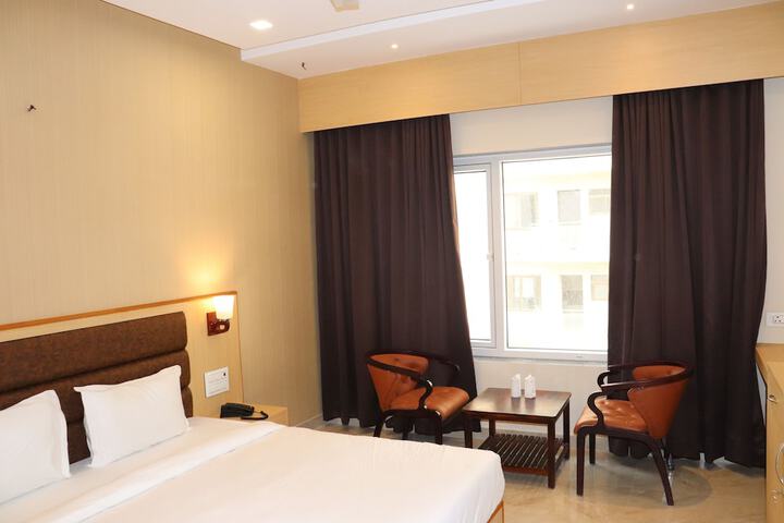 Room 8 of 41