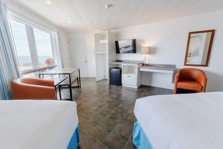 Room 33 of 165