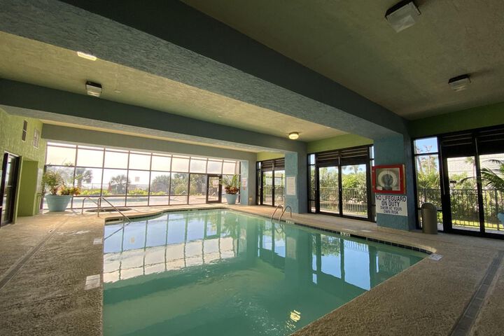 Hotel Pool