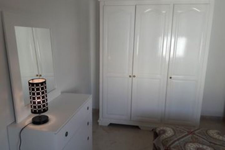 Room 6 of 12
