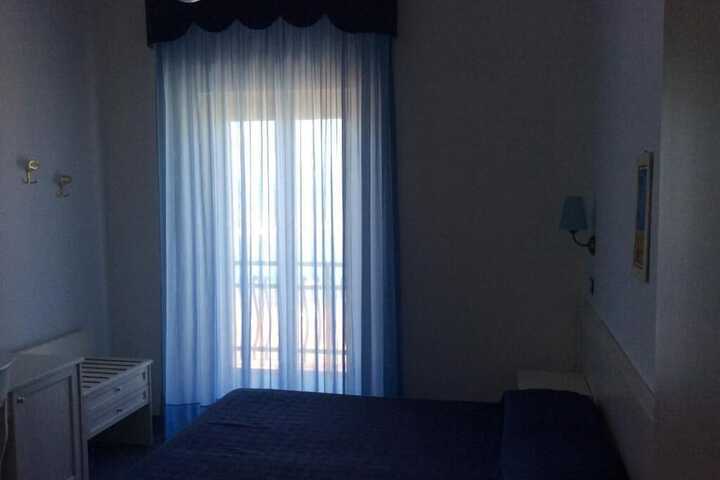 Room 9 of 61