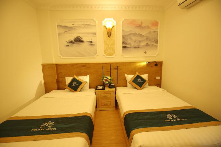 Room 17 of 38