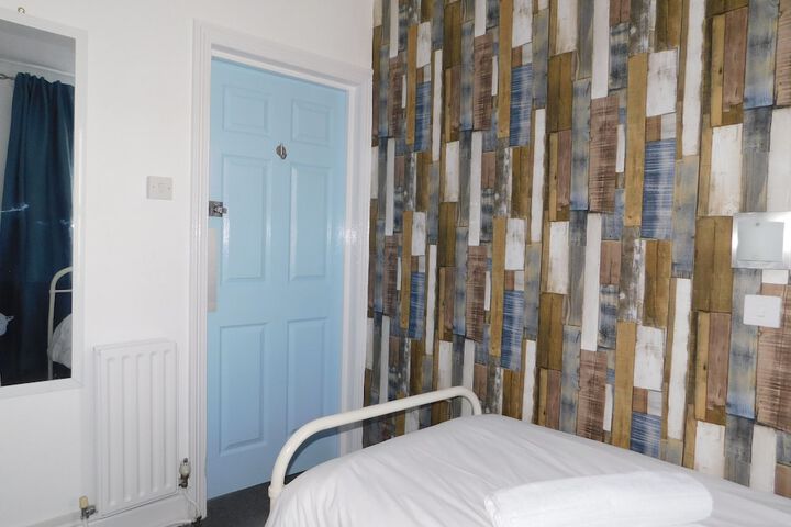 Room 3 of 48