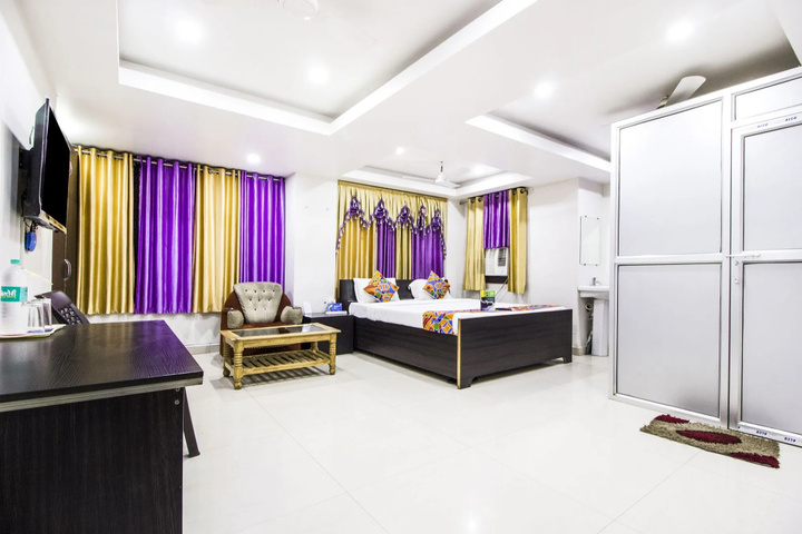 Room 14 of 24