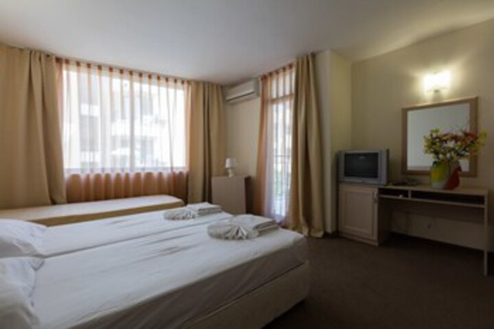 Room 10 of 19