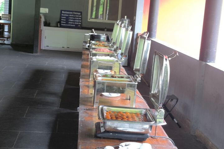 Dining 58 of 80