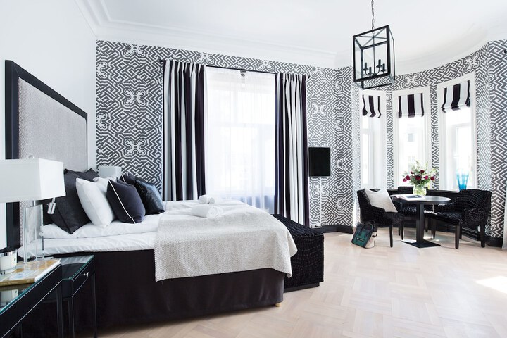 Room 14 of 32