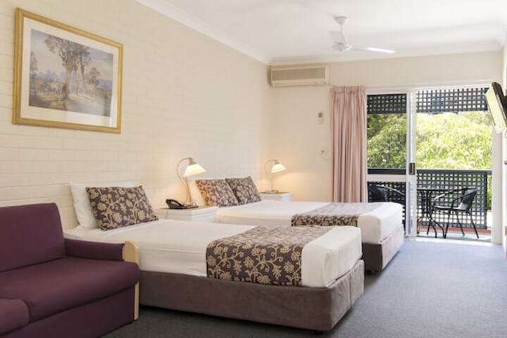 Room 8 of 34