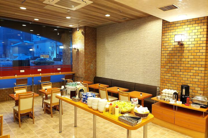 Dining 39 of 55
