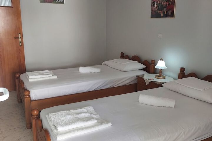 Room 13 of 192