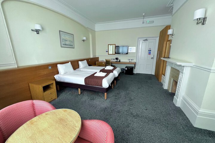 Room 27 of 74