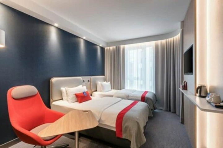 Room 4 of 54